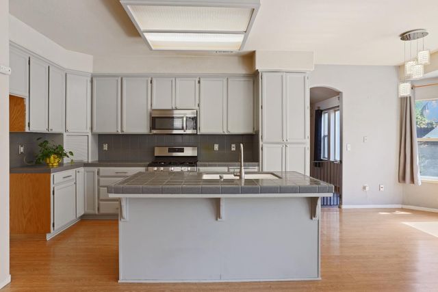 1726 Hastings Dr, Manteca, CA 95336