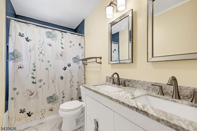 21 Hillery Dr, Mount Olive Twp., NJ 07836