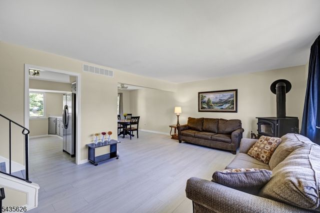 21 Hillery Dr, Mount Olive Twp., NJ 07836