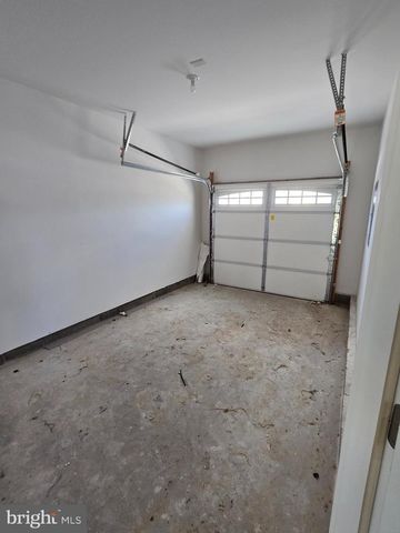 40-J RUSSEL SMITH, Lawrence, NJ 08648