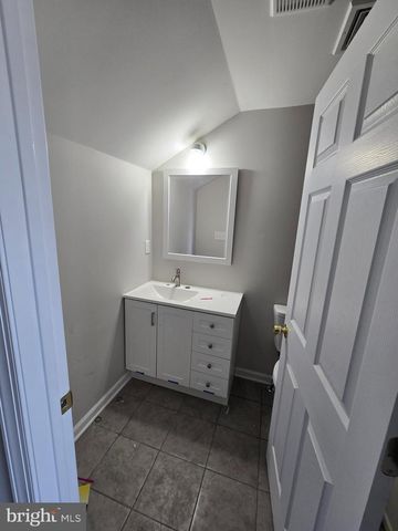 40-J RUSSEL SMITH, Lawrence, NJ 08648
