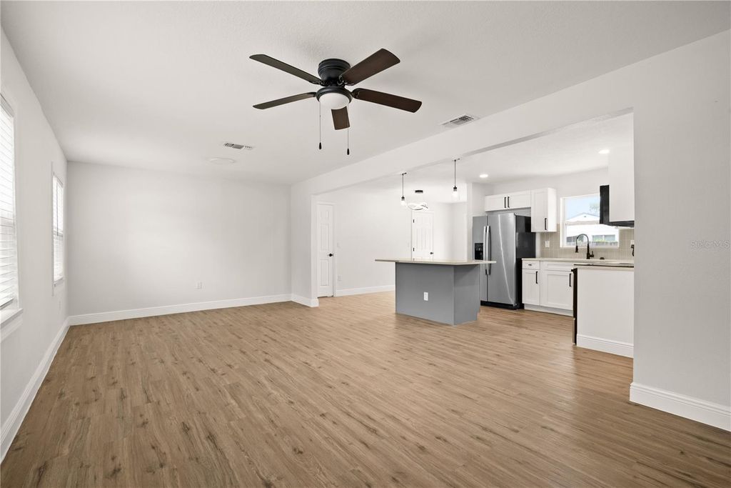 Image 2 of property listing at 6711 S GABRIELLE STREET, Tampa, FL 33611