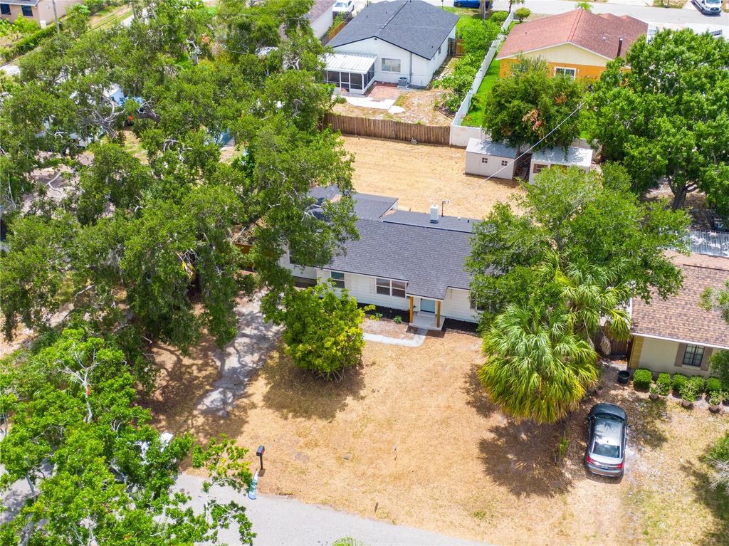 Image 18 of property listing at 6711 S GABRIELLE STREET, Tampa, FL 33611