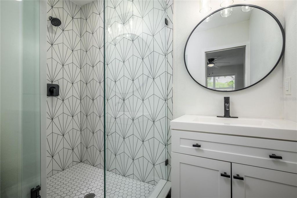 Image 7 of property listing at 6711 S GABRIELLE STREET, Tampa, FL 33611