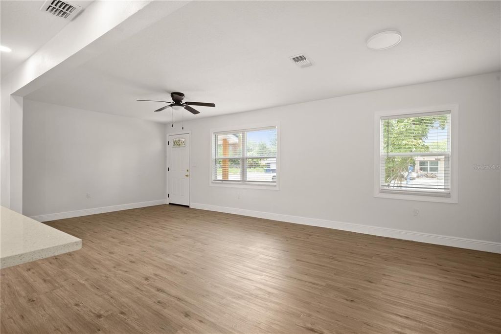 Image 10 of property listing at 6711 S GABRIELLE STREET, Tampa, FL 33611