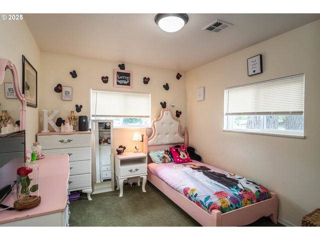 314 S CEDAR St, Drain, OR 97435