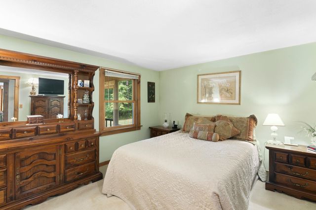 49 Oles Drive, Guilford, VT 05301