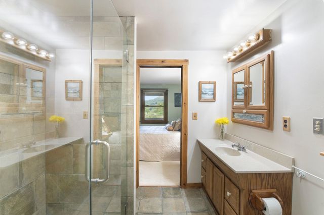 49 Oles Drive, Guilford, VT 05301