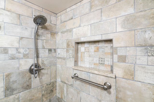 49 Oles Drive, Guilford, VT 05301