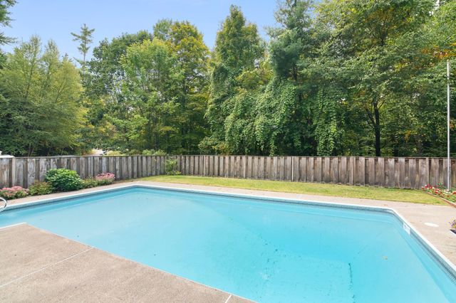 49 Oles Drive, Guilford, VT 05301
