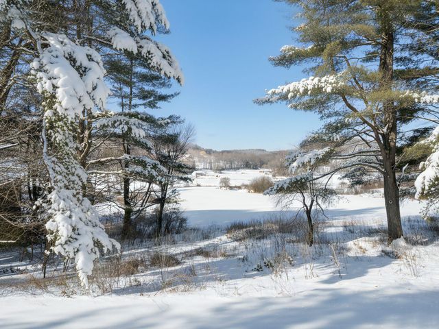 49 Oles Drive, Guilford, VT 05301