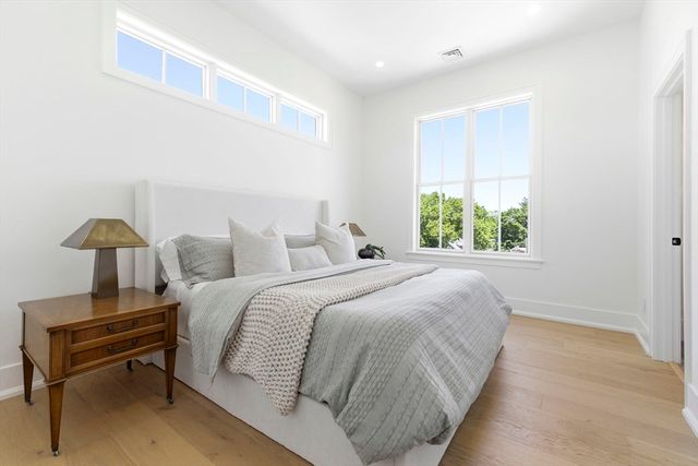 4471 Washington St 8, Boston, MA 02131