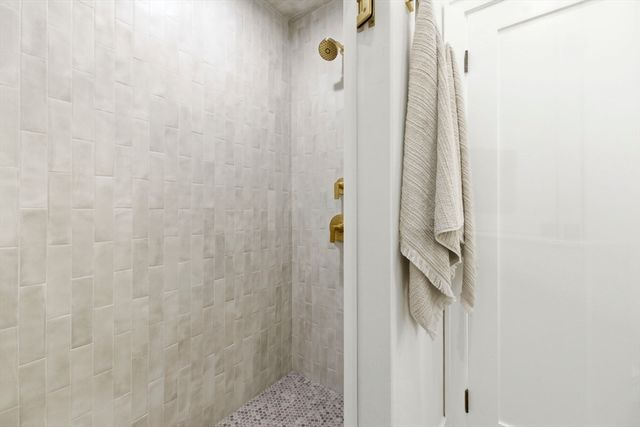 4471 Washington St 8, Boston, MA 02131