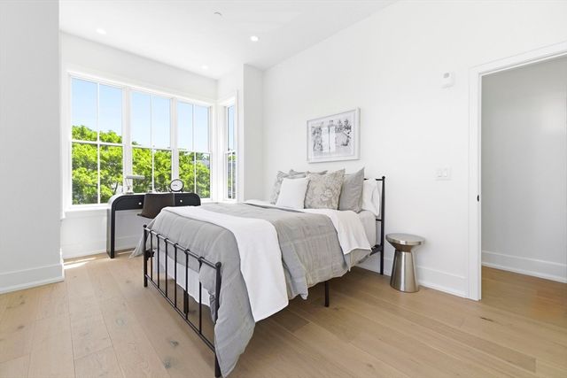 4471 Washington St 8, Boston, MA 02131