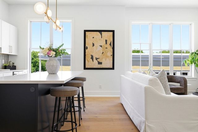 4471 Washington St 8, Boston, MA 02131
