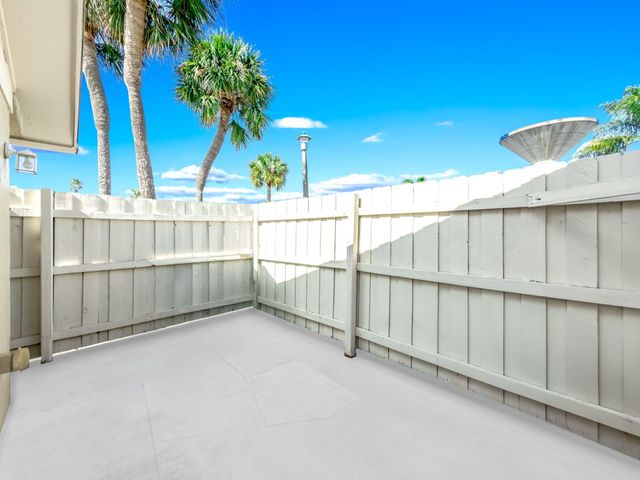 226 SE 1st Circle, Boynton Beach, FL 33435