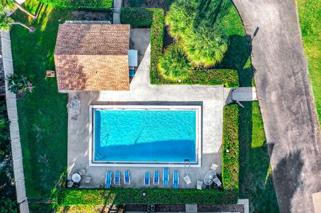 226 SE 1st Circle, Boynton Beach, FL 33435