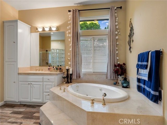 19237 Estancia, Apple Valley, CA 92308