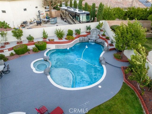 19237 Estancia, Apple Valley, CA 92308