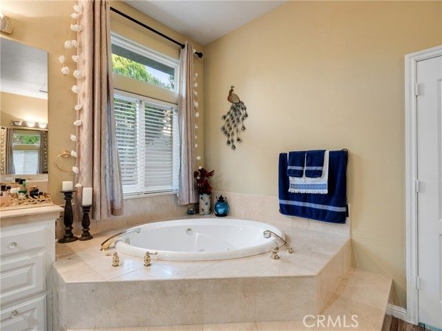 19237 Estancia, Apple Valley, CA 92308