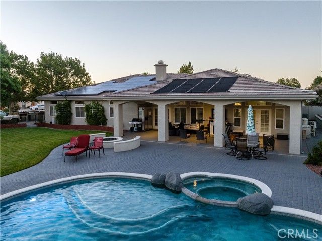 19237 Estancia, Apple Valley, CA 92308