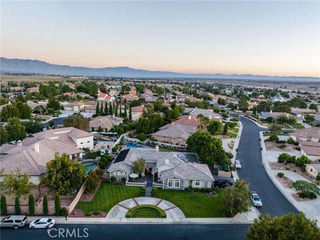 19237 Estancia, Apple Valley, CA 92308