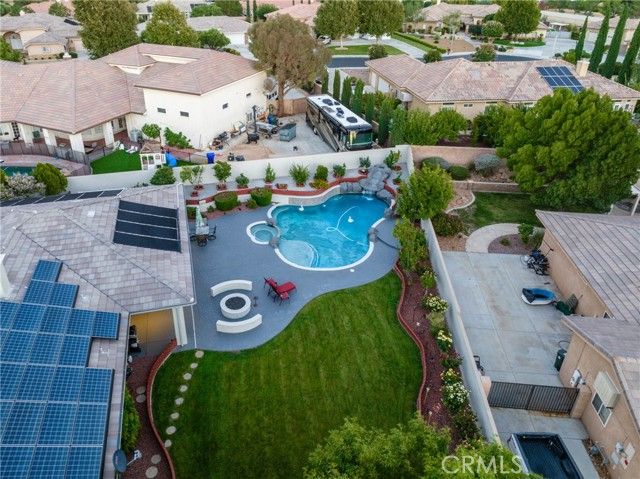 19237 Estancia, Apple Valley, CA 92308