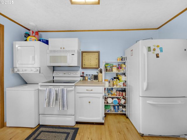 4463 PACIFIC, Cannon Beach, OR 97110