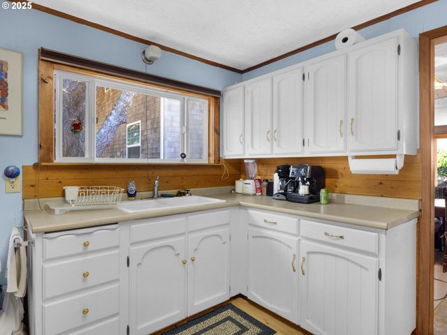 4463 PACIFIC, Cannon Beach, OR 97110