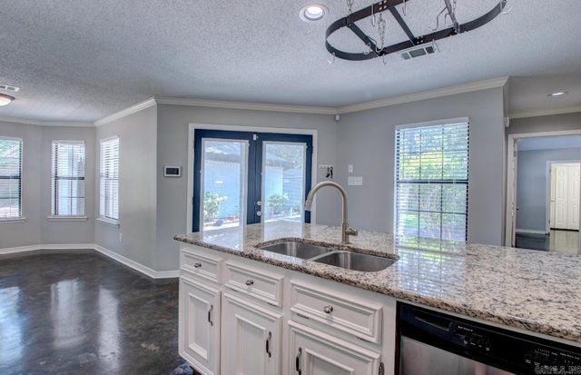 43 Yazoo Circle, Maumelle, AR 72113