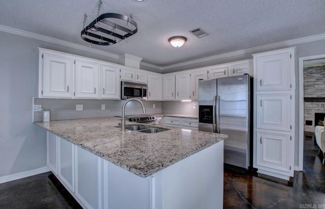 43 Yazoo Circle, Maumelle, AR 72113