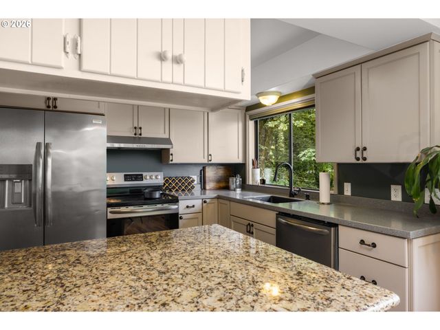 1225 Sw RIVINGTON Dr, Portland, OR 97201