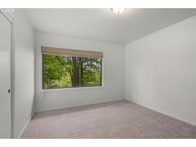 1225 Sw RIVINGTON Dr, Portland, OR 97201