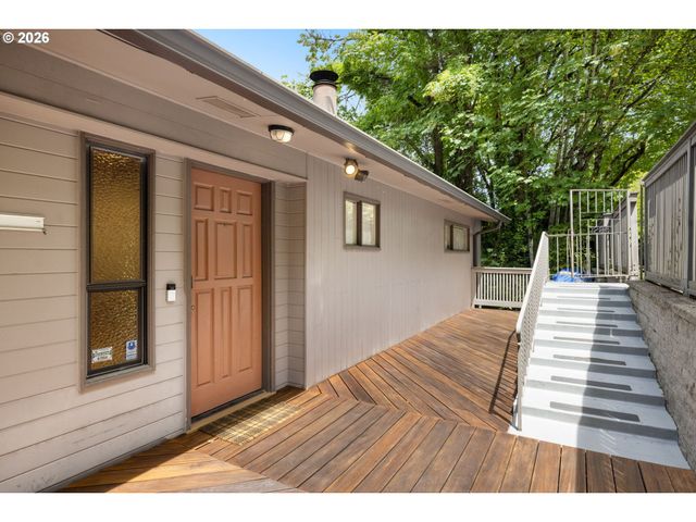 1225 Sw RIVINGTON Dr, Portland, OR 97201
