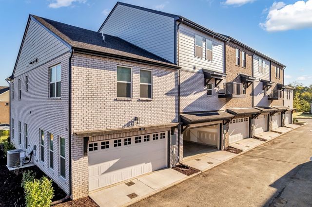 602 Granbury PVT Drive, Hendersonville, TN 37075