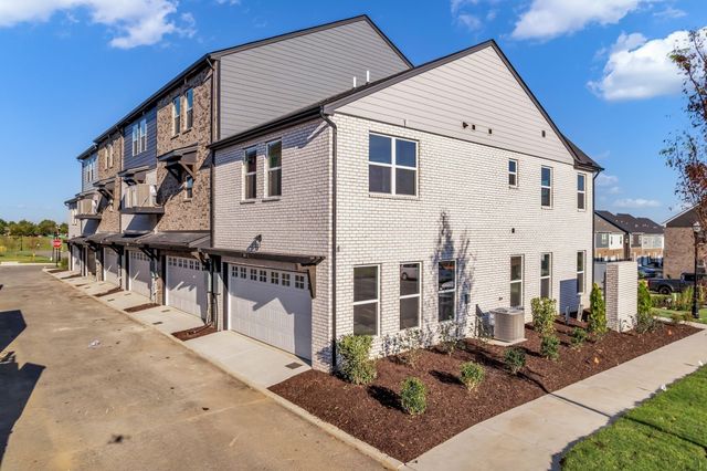 602 Granbury PVT Drive, Hendersonville, TN 37075