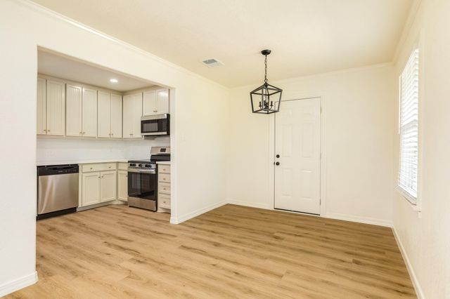 508 Center Way Street, Lake Jackson, TX 77566