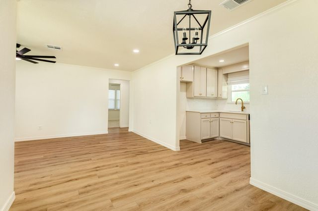 508 Center Way Street, Lake Jackson, TX 77566