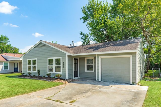 508 Center Way Street, Lake Jackson, TX 77566