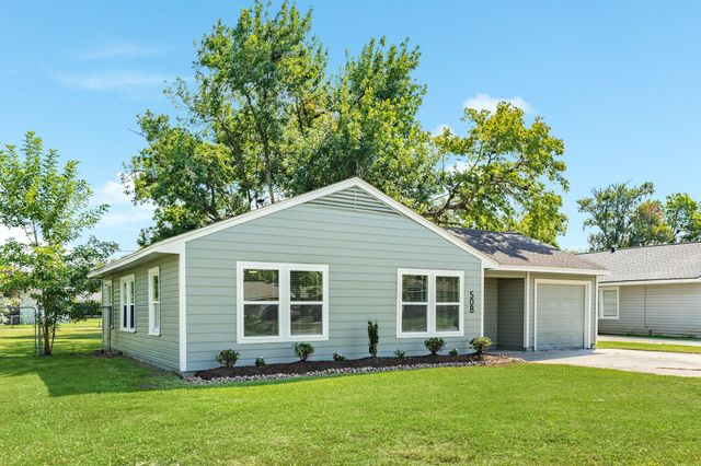 508 Center Way Street, Lake Jackson, TX 77566