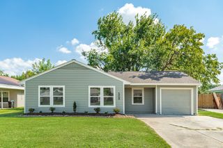 508 Center Way Street, Lake Jackson, TX 77566