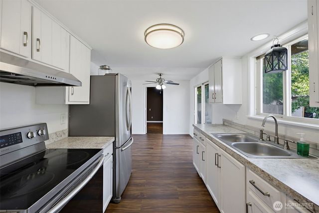 1010 S 88th Street, Tacoma, WA 98444