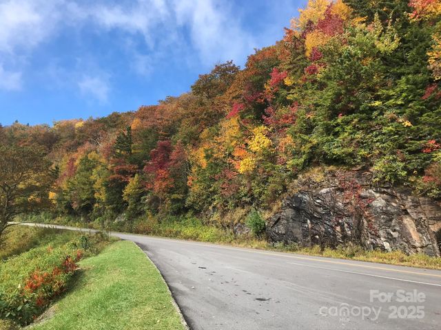 000 Fairway Loop 6, Burnsville, NC 28714