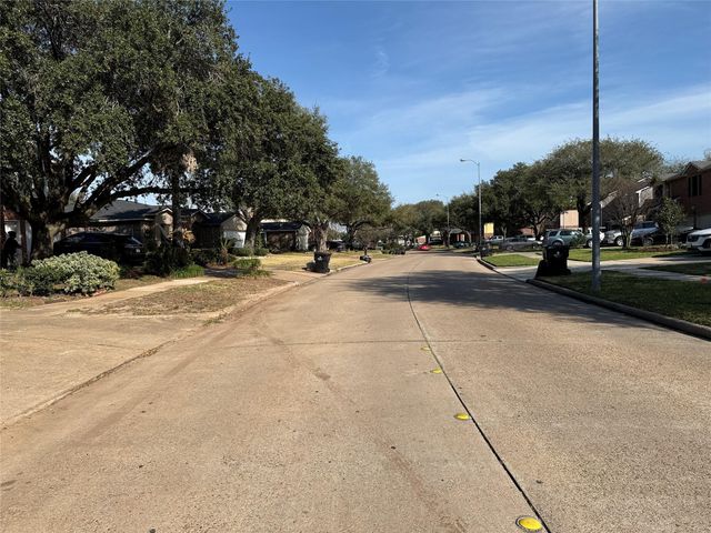 4702 Breckenridge Drive, Houston, TX 77066