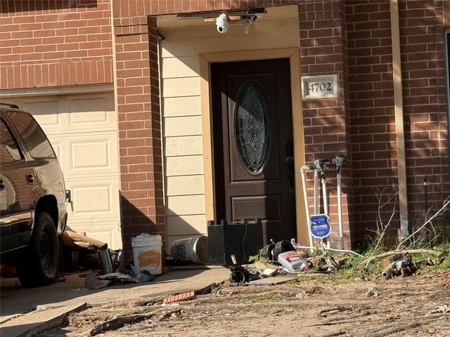 4702 Breckenridge Drive, Houston, TX 77066