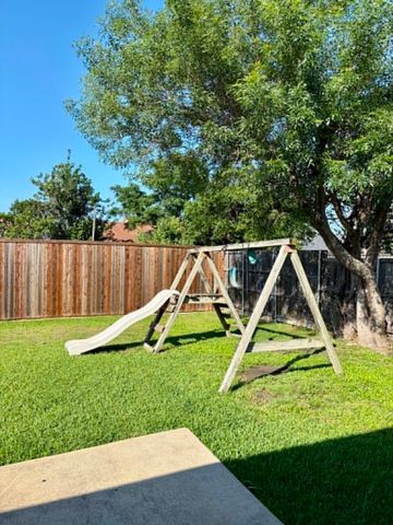 5664 Perrin Street, The Colony, TX 75056