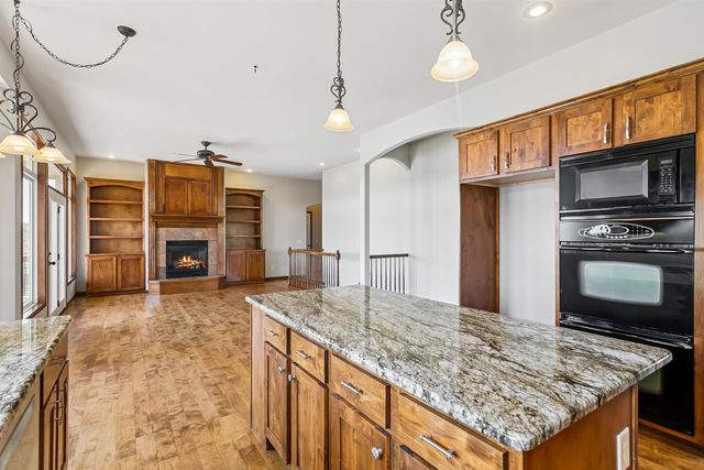 2318 N Castle Rock Ct, Wichita, KS 67228