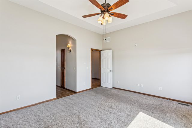 2318 N Castle Rock Ct, Wichita, KS 67228