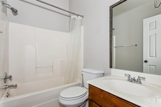 2318 N Castle Rock Ct, Wichita, KS 67228