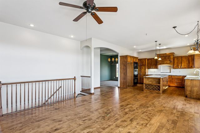 2318 N Castle Rock Ct, Wichita, KS 67228